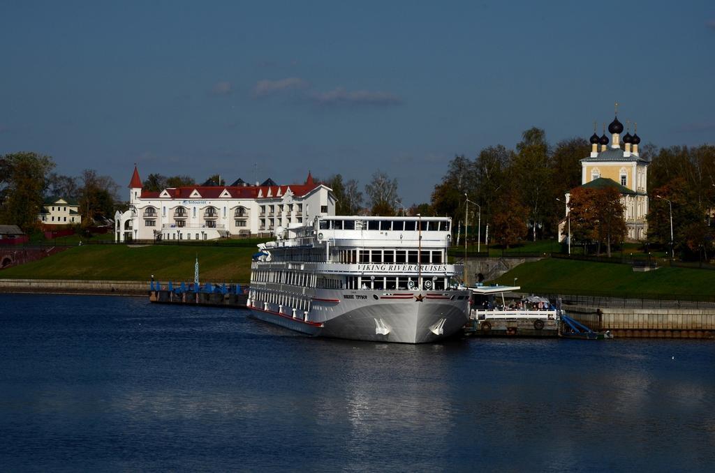 Azimut Hotel Uglich Exterior photo