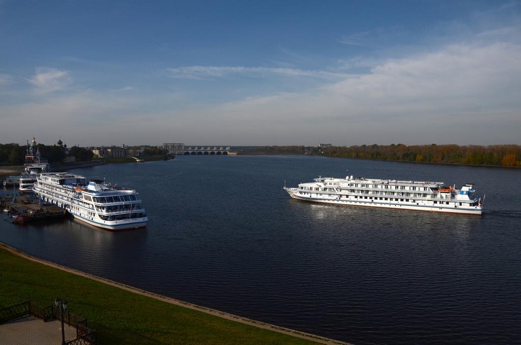 Azimut Hotel Uglich Exterior photo